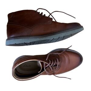 NWOT Clark’s Bonnington Top Tan lace up boot 8M NWOT